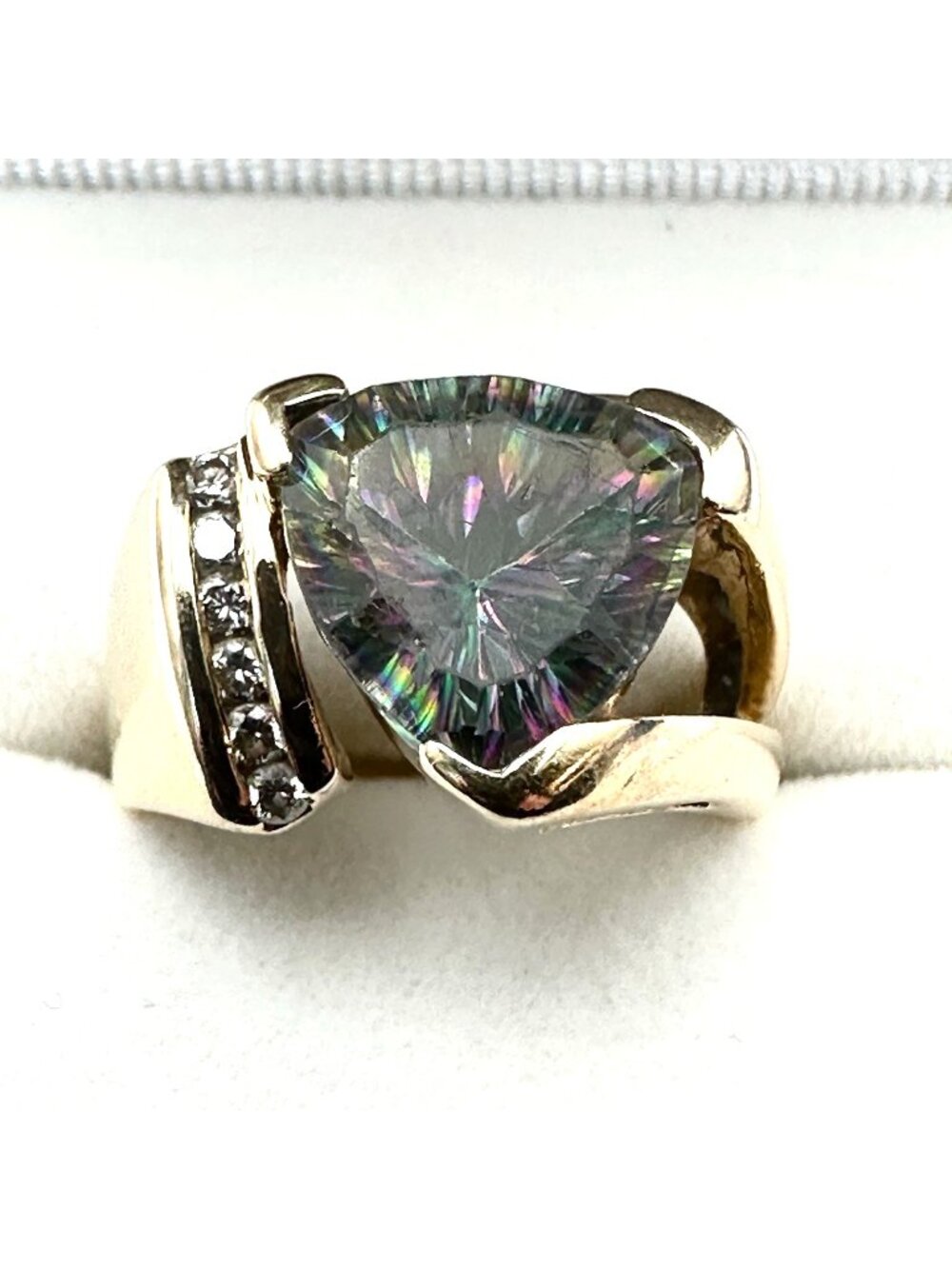 Vintage 14K Gold Diamond & Trillion Mystic Topaz Color Changing Gemstone Ring
